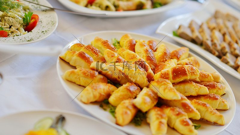 小标题：配料表，品质的晴雨表
